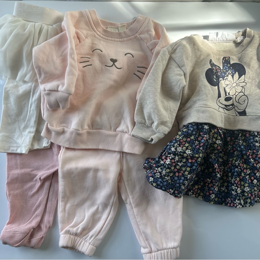 Huge Bundle of 17 GAP & More Baby Girl Clothes 3-6 Months for Fall and Winter - Picture 4 of 5